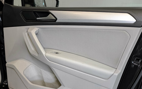 Volkswagen Tiguan II, 2017 год, 2 430 000 рублей, 24 фотография