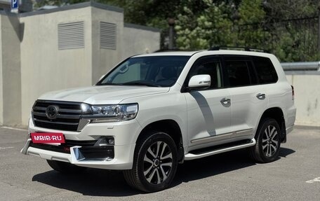 Toyota Land Cruiser 200, 2019 год, 6 950 000 рублей, 7 фотография