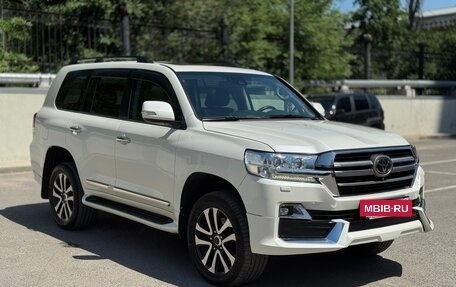 Toyota Land Cruiser 200, 2019 год, 6 950 000 рублей, 6 фотография