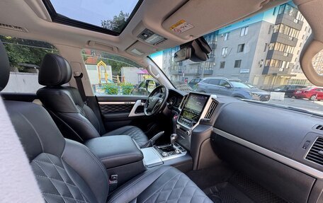 Toyota Land Cruiser 200, 2019 год, 6 950 000 рублей, 22 фотография