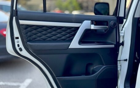 Toyota Land Cruiser 200, 2019 год, 6 950 000 рублей, 28 фотография