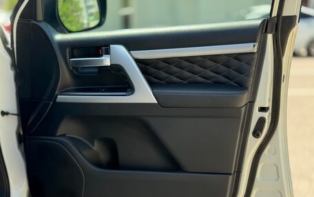 Toyota Land Cruiser 200, 2019 год, 6 950 000 рублей, 24 фотография