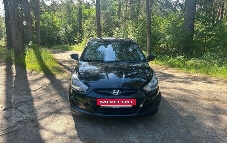 Hyundai Solaris II рестайлинг, 2013 год, 640 000 рублей, 8 фотография