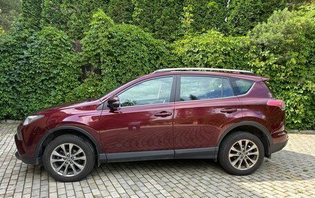 Toyota RAV4, 2018 год, 2 490 000 рублей, 4 фотография