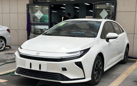 Toyota Corolla, 2026 год, 2 250 000 рублей, 2 фотография