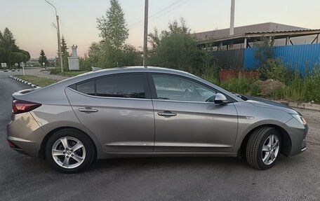 Hyundai Elantra VI рестайлинг, 2020 год, 1 600 000 рублей, 4 фотография
