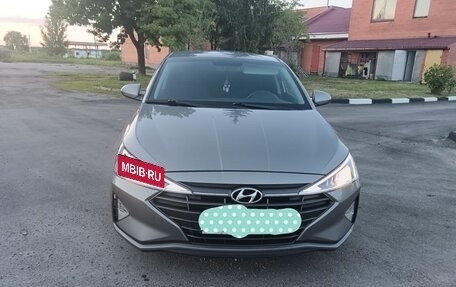 Hyundai Elantra VI рестайлинг, 2020 год, 1 600 000 рублей, 6 фотография