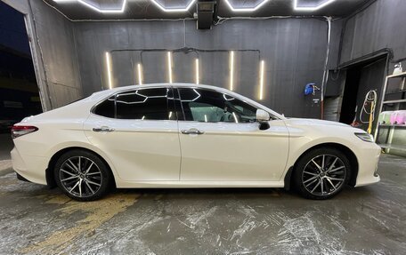 Toyota Camry, 2021 год, 3 450 000 рублей, 6 фотография