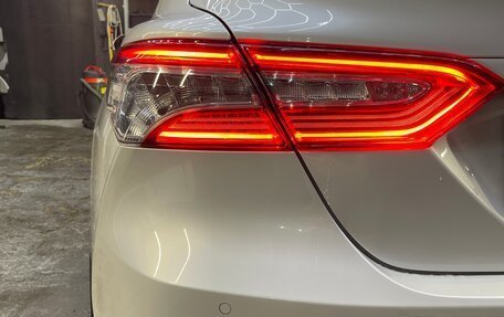 Toyota Camry, 2021 год, 3 450 000 рублей, 13 фотография