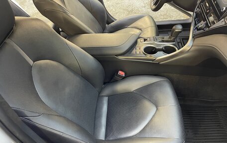 Toyota Camry, 2021 год, 3 450 000 рублей, 20 фотография