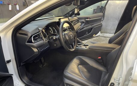 Toyota Camry, 2021 год, 3 450 000 рублей, 27 фотография