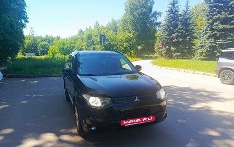 Mitsubishi Outlander III рестайлинг 3, 2013 год, 1 500 000 рублей, 4 фотография