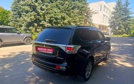 Mitsubishi Outlander III рестайлинг 3, 2013 год, 1 500 000 рублей, 3 фотография