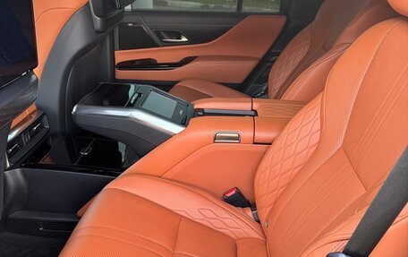 Lexus LX, 2023 год, 15 000 000 рублей, 17 фотография