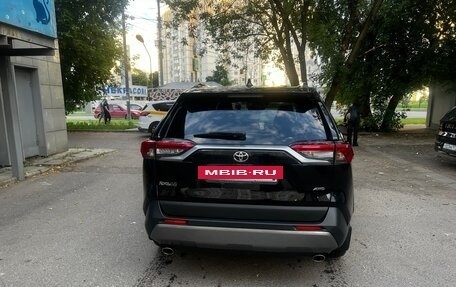 Toyota RAV4, 2021 год, 4 350 000 рублей, 3 фотография