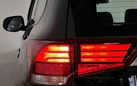 Mitsubishi Outlander III рестайлинг 3, 2017 год, 2 089 000 рублей, 6 фотография