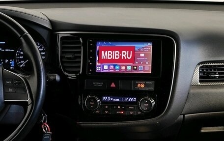Mitsubishi Outlander III рестайлинг 3, 2017 год, 2 089 000 рублей, 9 фотография