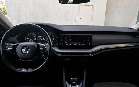 Skoda Octavia IV, 2021 год, 2 390 000 рублей, 23 фотография