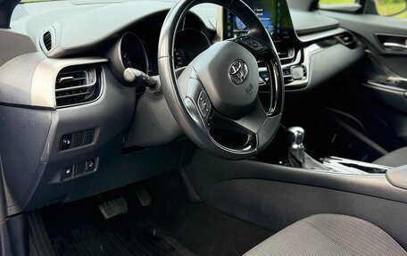 Toyota C-HR I рестайлинг, 2019 год, 1 900 000 рублей, 8 фотография