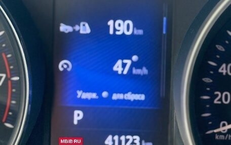 Toyota C-HR I рестайлинг, 2019 год, 1 900 000 рублей, 18 фотография