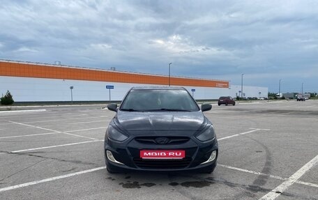 Hyundai Solaris II рестайлинг, 2013 год, 690 000 рублей, 1 фотография
