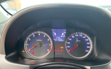 Hyundai Solaris II рестайлинг, 2013 год, 690 000 рублей, 16 фотография