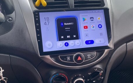 Hyundai Solaris II рестайлинг, 2013 год, 690 000 рублей, 22 фотография