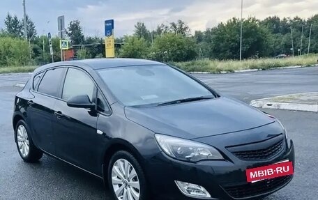 Opel Astra J, 2012 год, 900 000 рублей, 2 фотография