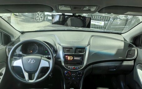 Hyundai Solaris II рестайлинг, 2011 год, 599 000 рублей, 8 фотография