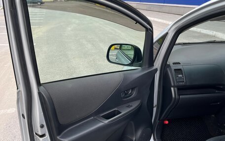 Toyota Ractis I, 2008 год, 600 000 рублей, 14 фотография