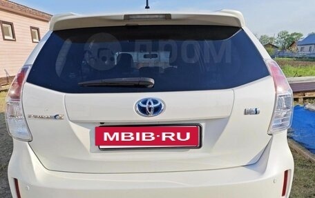 Toyota Prius Alpha I (ZVW40/41), 2017 год, 1 200 000 рублей, 3 фотография