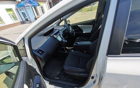 Toyota Prius Alpha I (ZVW40/41), 2017 год, 1 200 000 рублей, 12 фотография