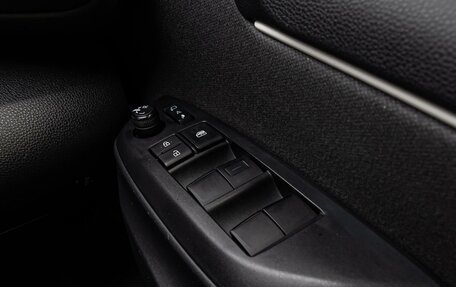 Toyota Yaris, 2020 год, 1 240 000 рублей, 18 фотография