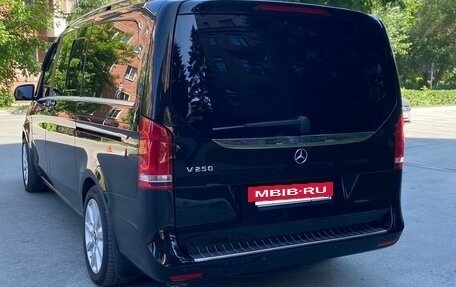 Mercedes-Benz V-Класс, 2014 год, 3 100 000 рублей, 4 фотография