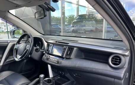 Toyota RAV4, 2017 год, 2 200 000 рублей, 12 фотография