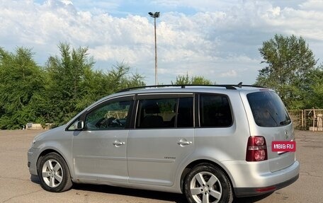 Volkswagen Touran III, 2008 год, 685 000 рублей, 4 фотография