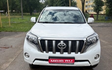 Toyota Land Cruiser Prado 150 рестайлинг 2, 2014 год, 3 650 000 рублей, 2 фотография
