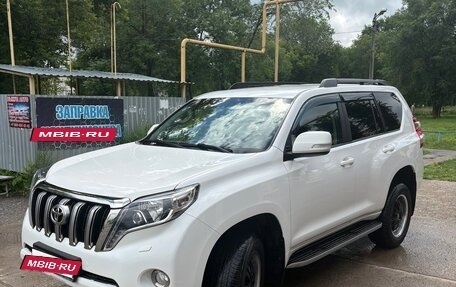 Toyota Land Cruiser Prado 150 рестайлинг 2, 2014 год, 3 650 000 рублей, 3 фотография
