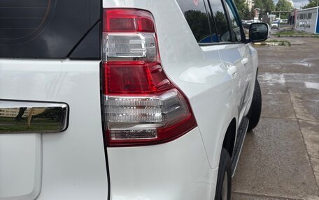 Toyota Land Cruiser Prado 150 рестайлинг 2, 2014 год, 3 650 000 рублей, 17 фотография