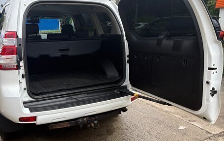 Toyota Land Cruiser Prado 150 рестайлинг 2, 2014 год, 3 650 000 рублей, 15 фотография