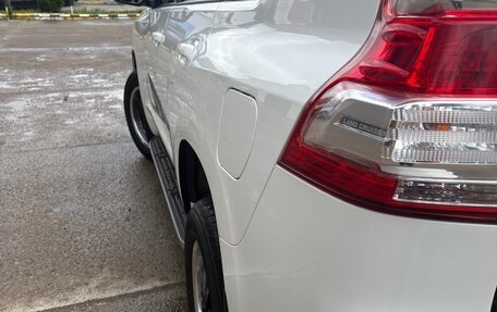Toyota Land Cruiser Prado 150 рестайлинг 2, 2014 год, 3 650 000 рублей, 16 фотография