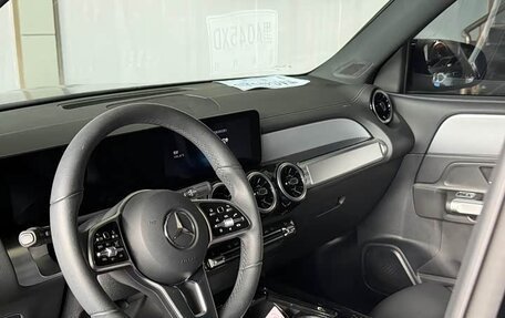 Mercedes-Benz GLB, 2022 год, 2 700 000 рублей, 10 фотография