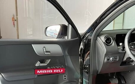 Mercedes-Benz GLB, 2022 год, 2 700 000 рублей, 13 фотография