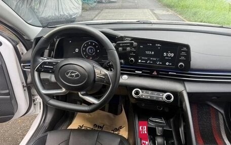 Hyundai Elantra, 2023 год, 1 370 000 рублей, 9 фотография