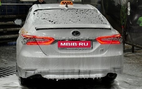 Toyota Camry, 2021 год, 2 150 000 рублей, 4 фотография