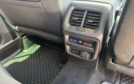 Volkswagen Tiguan II, 2019 год, 2 550 000 рублей, 13 фотография
