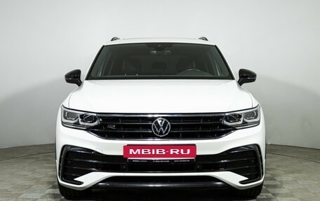 Volkswagen Tiguan II, 2021 год, 2 995 000 рублей, 3 фотография