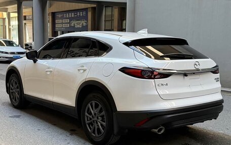 Mazda CX-4, 2023 год, 2 200 000 рублей, 7 фотография
