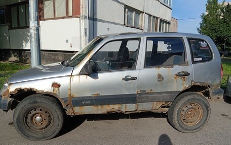 Chevrolet Niva I рестайлинг, 2005 год, 60 000 рублей, 3 фотография