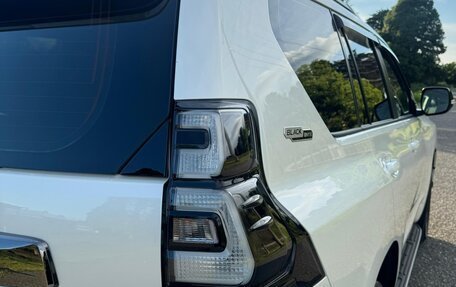 Toyota Land Cruiser Prado 150 рестайлинг 2, 2021 год, 10 000 000 рублей, 1 фотография